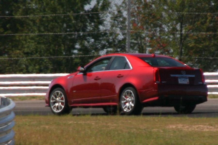  Cadillac CTS-V Coupe 2010 года  (фото 193 из 315)